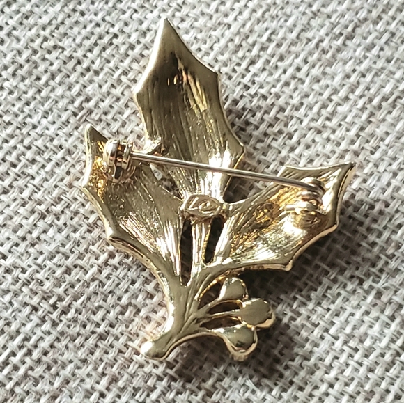 Liz Claiborne Holly With Berries Rhinestones Gold Brooch Pin - Picture 2 of 3